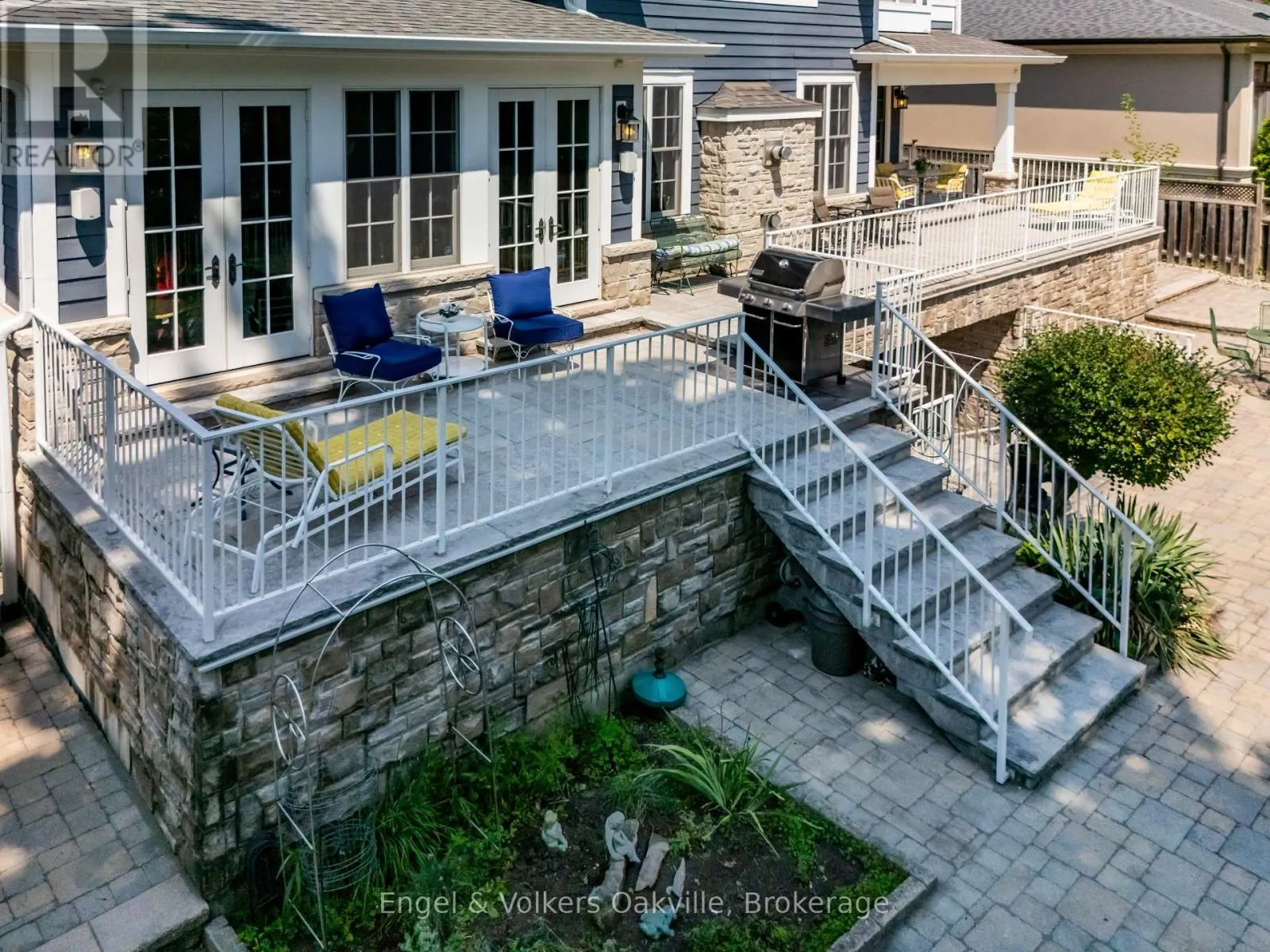 1182 STREAMBANK DRIVE