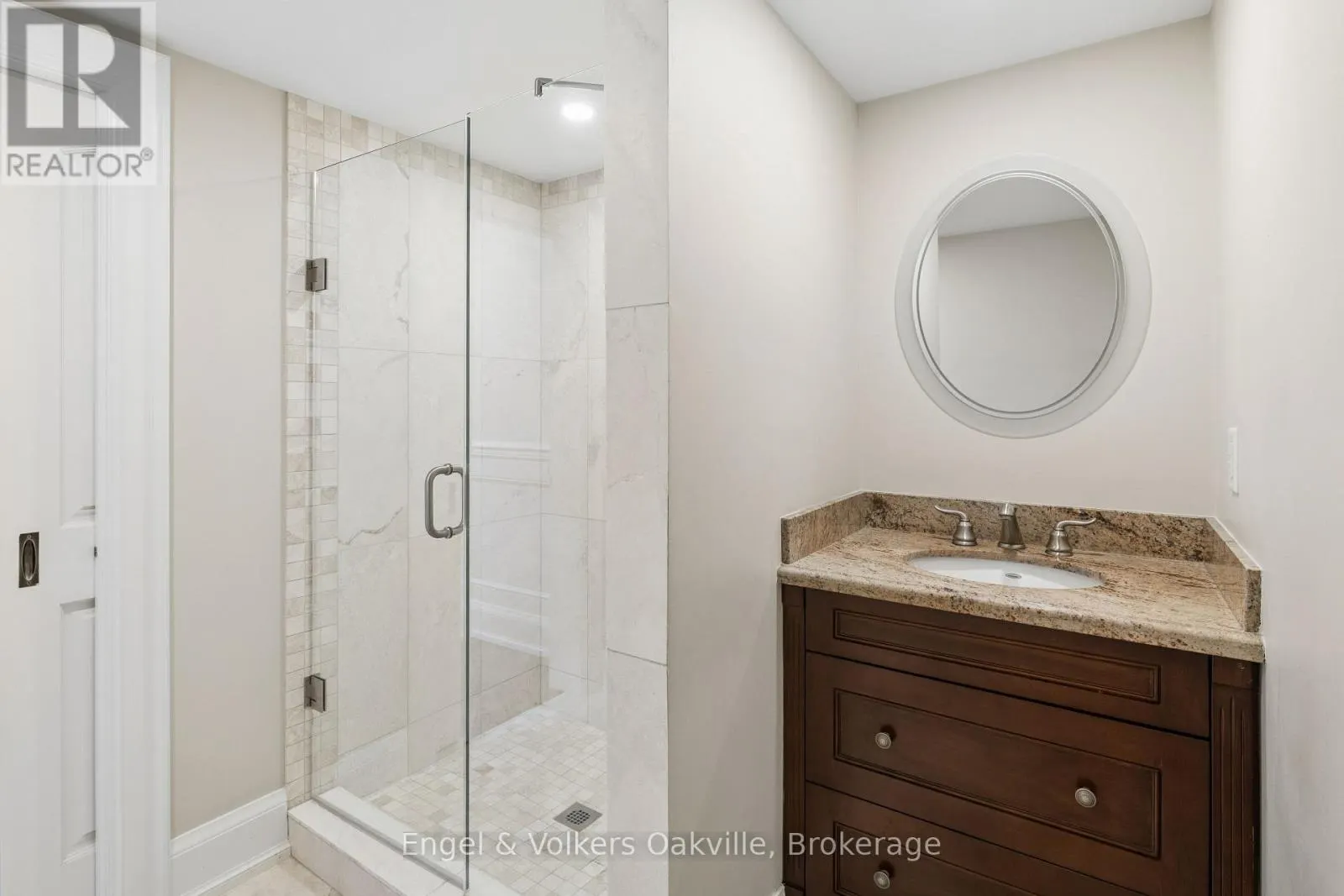 1182 STREAMBANK DRIVE