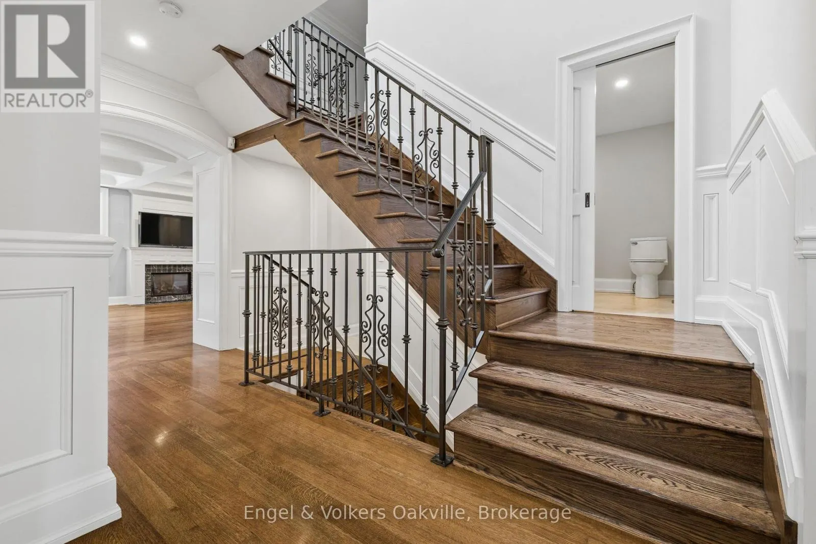 1182 STREAMBANK DRIVE