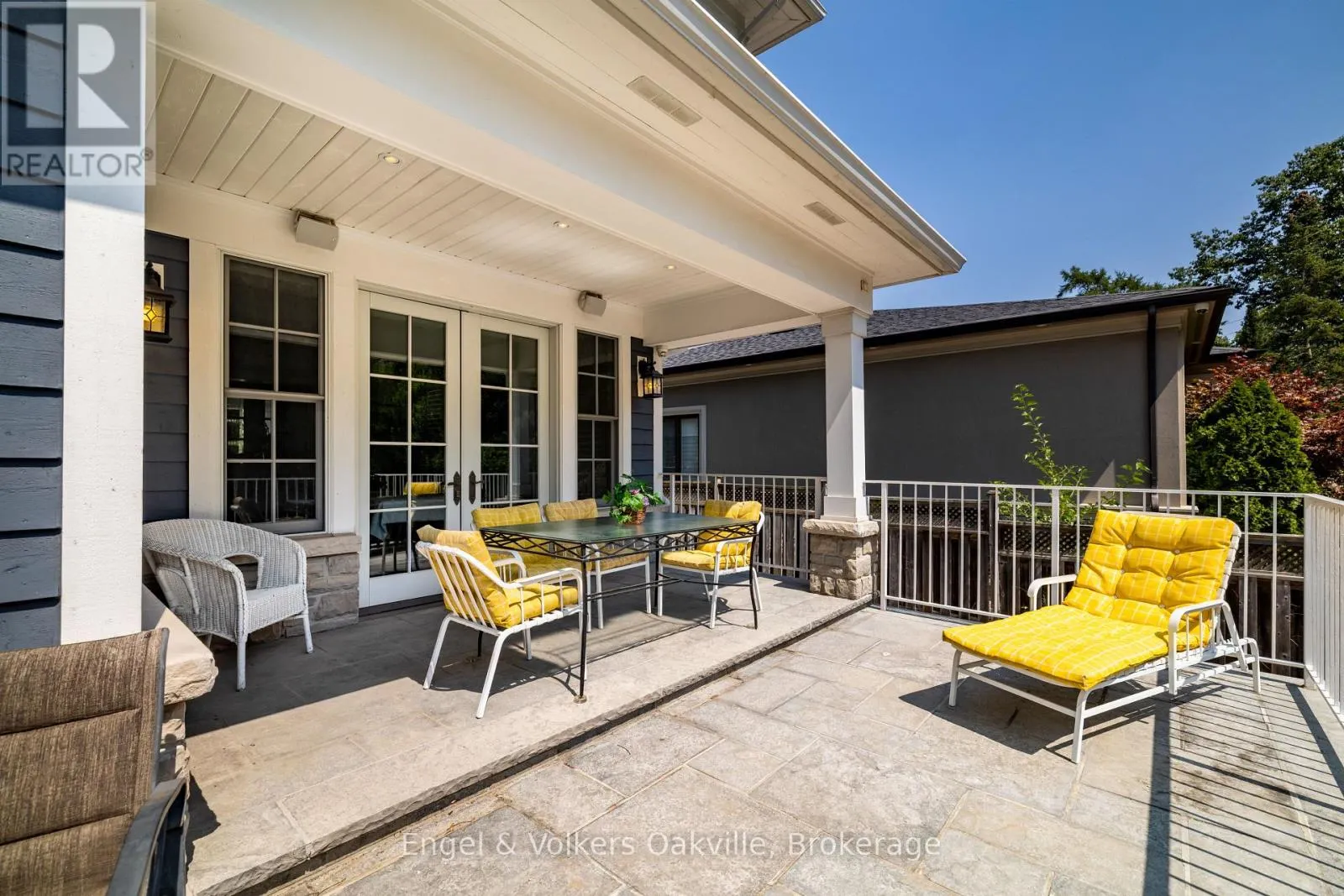 1182 STREAMBANK DRIVE