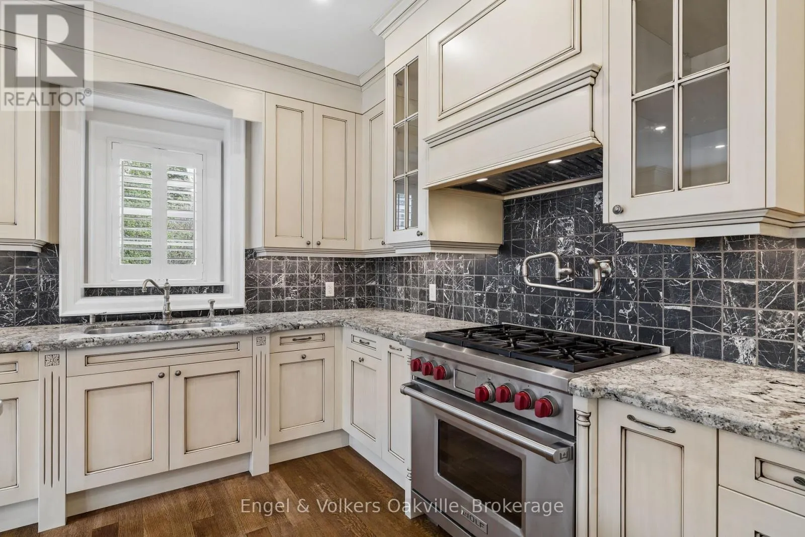 1182 STREAMBANK DRIVE
