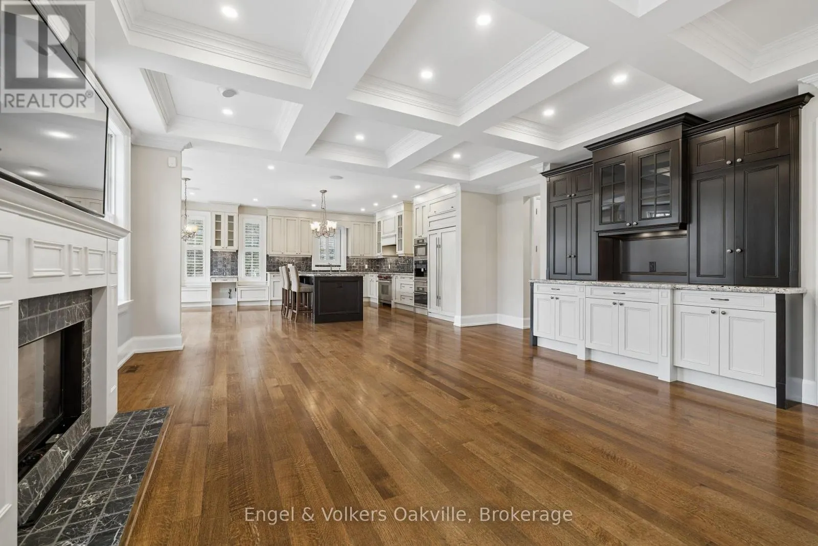 1182 STREAMBANK DRIVE