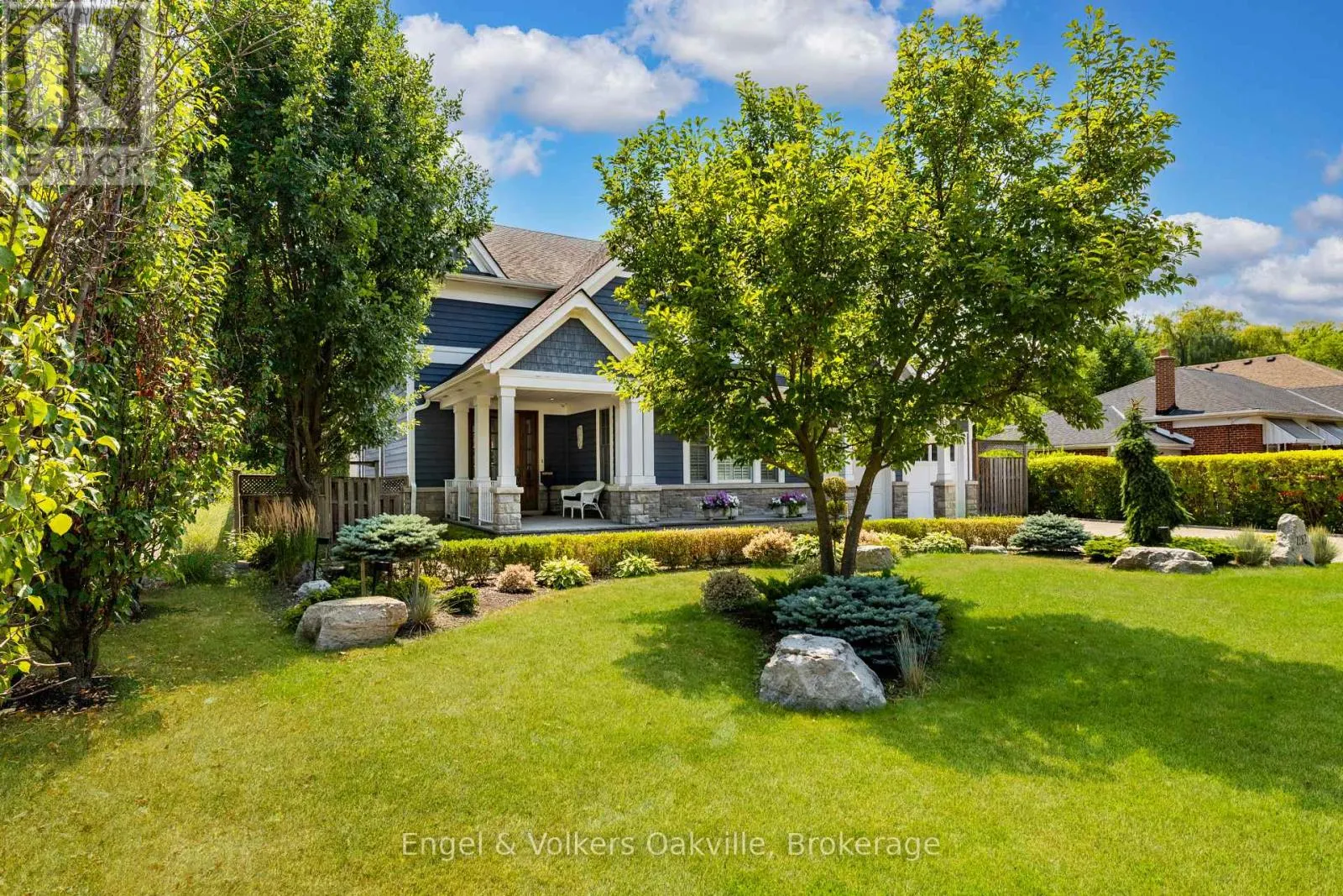 1182 STREAMBANK DRIVE