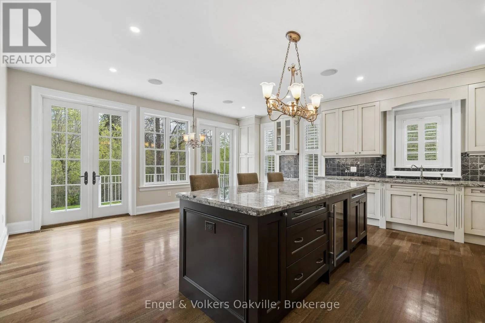 1182 STREAMBANK DRIVE
