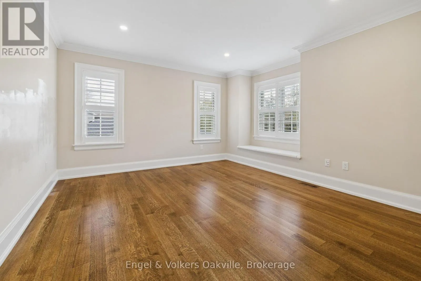 1182 STREAMBANK DRIVE