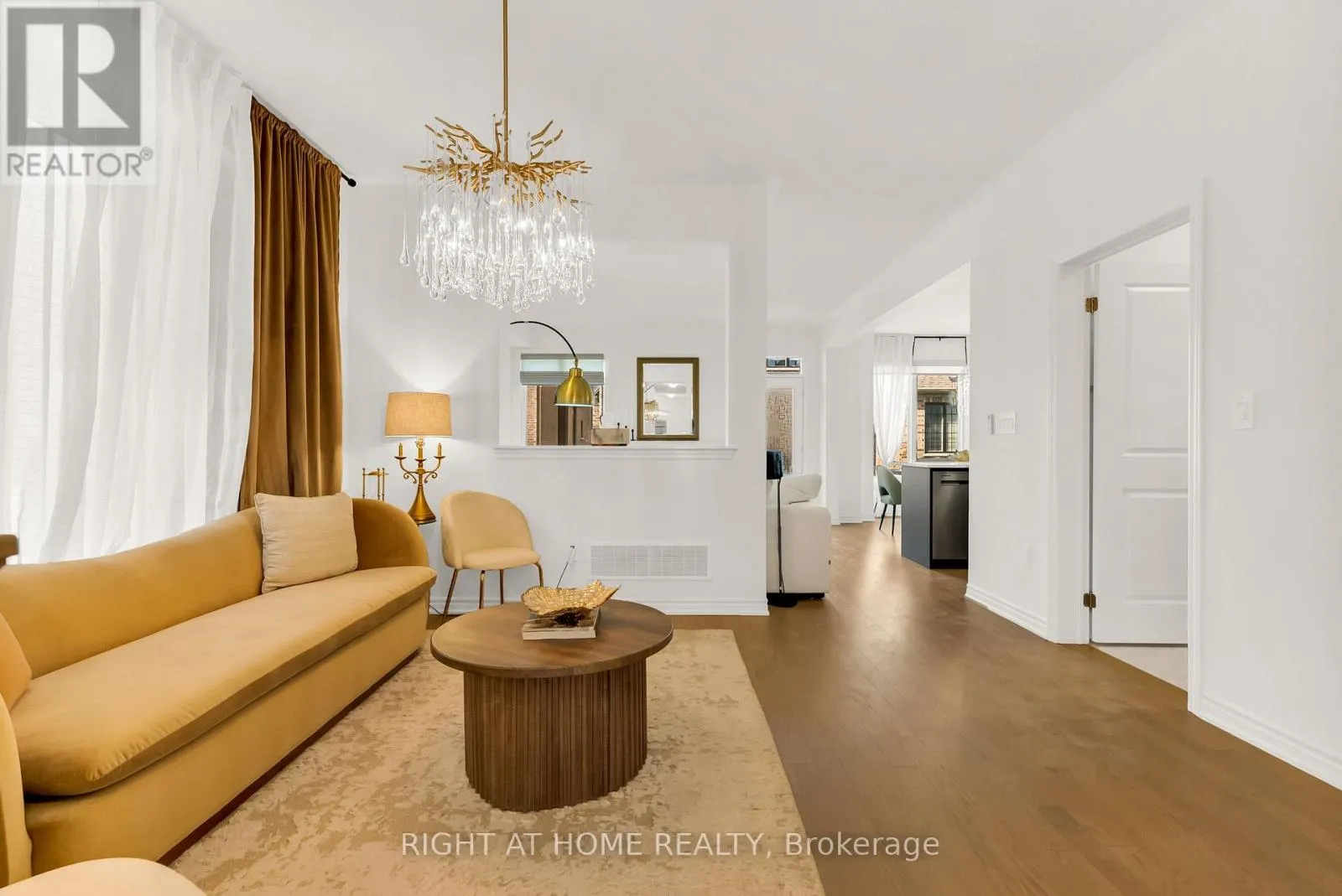 1544 BUTTERCUP COURT