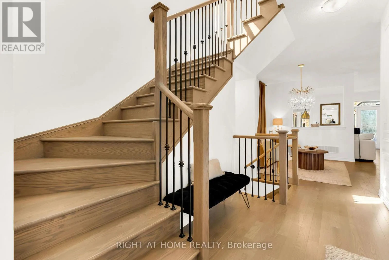 1544 BUTTERCUP COURT