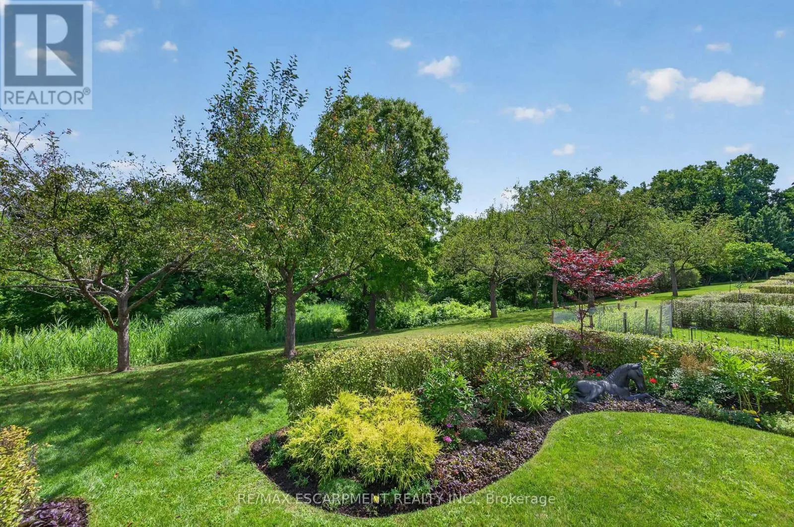 112 FAIRWOOD PLACE W