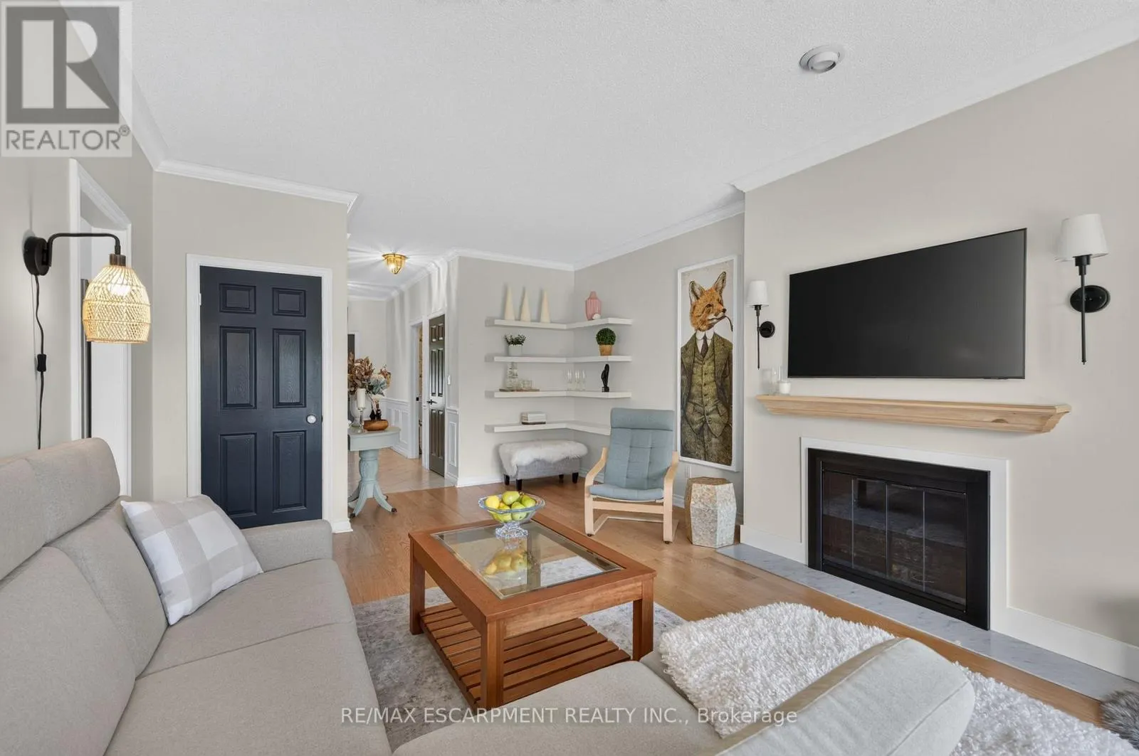 112 FAIRWOOD PLACE W
