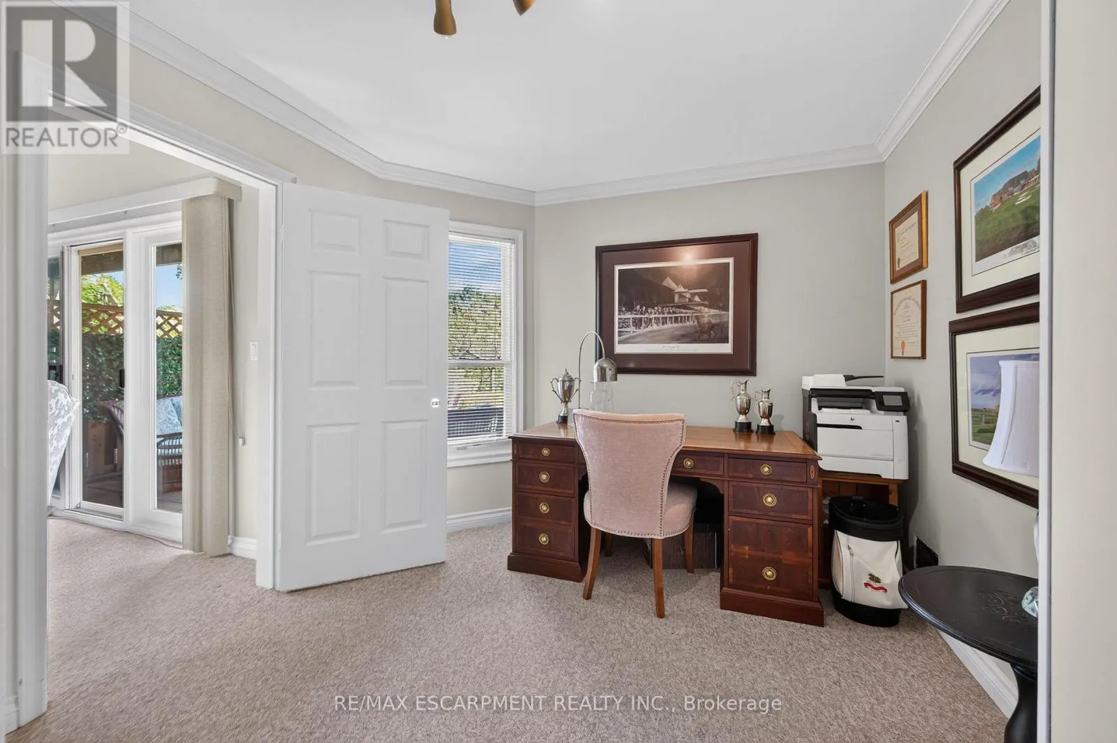 112 FAIRWOOD PLACE W
