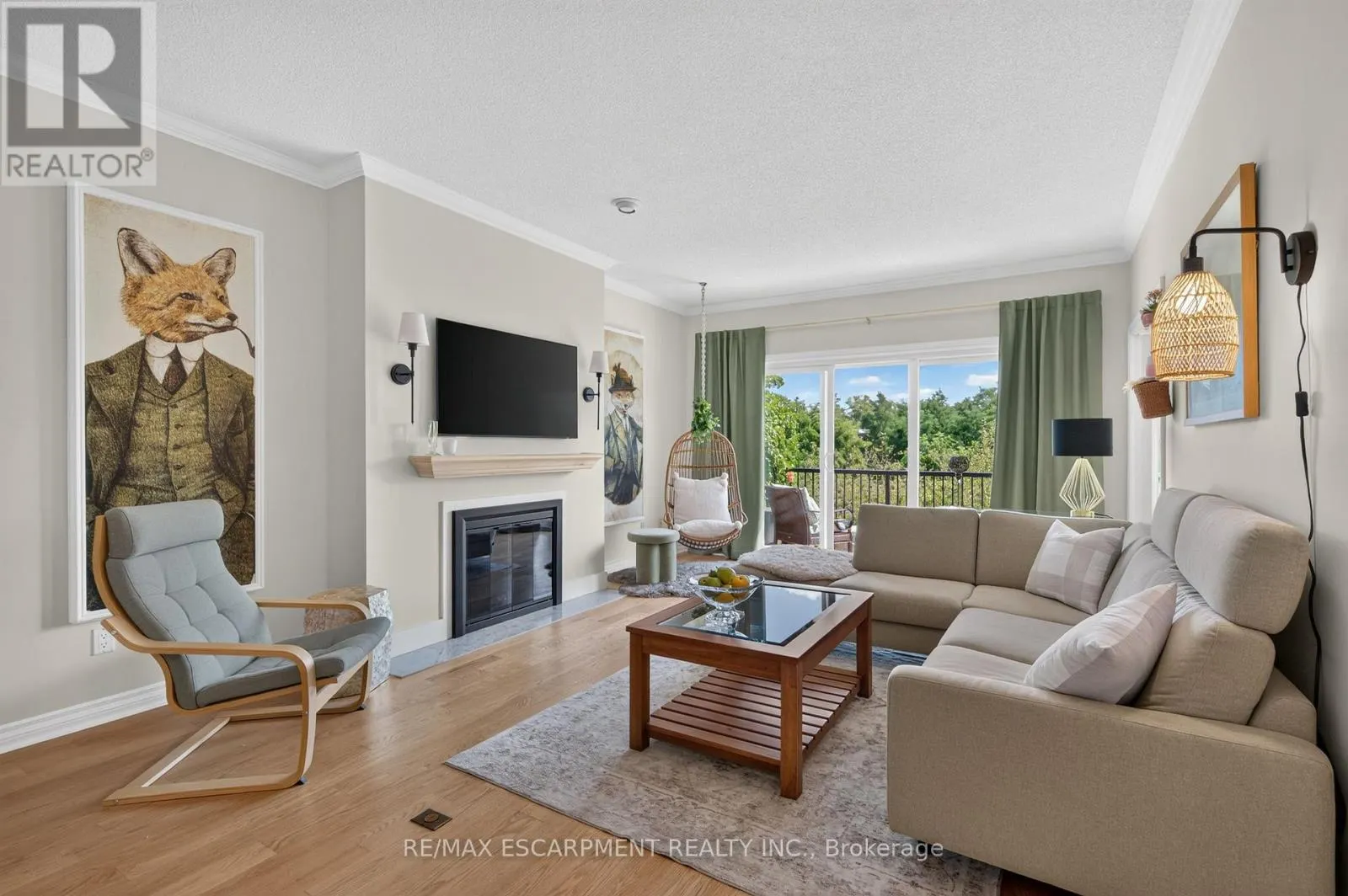112 FAIRWOOD PLACE W