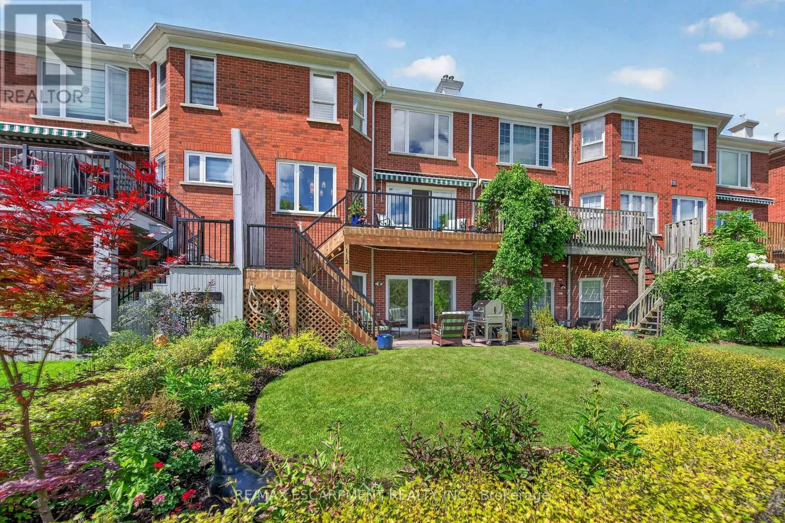 112 FAIRWOOD PLACE W