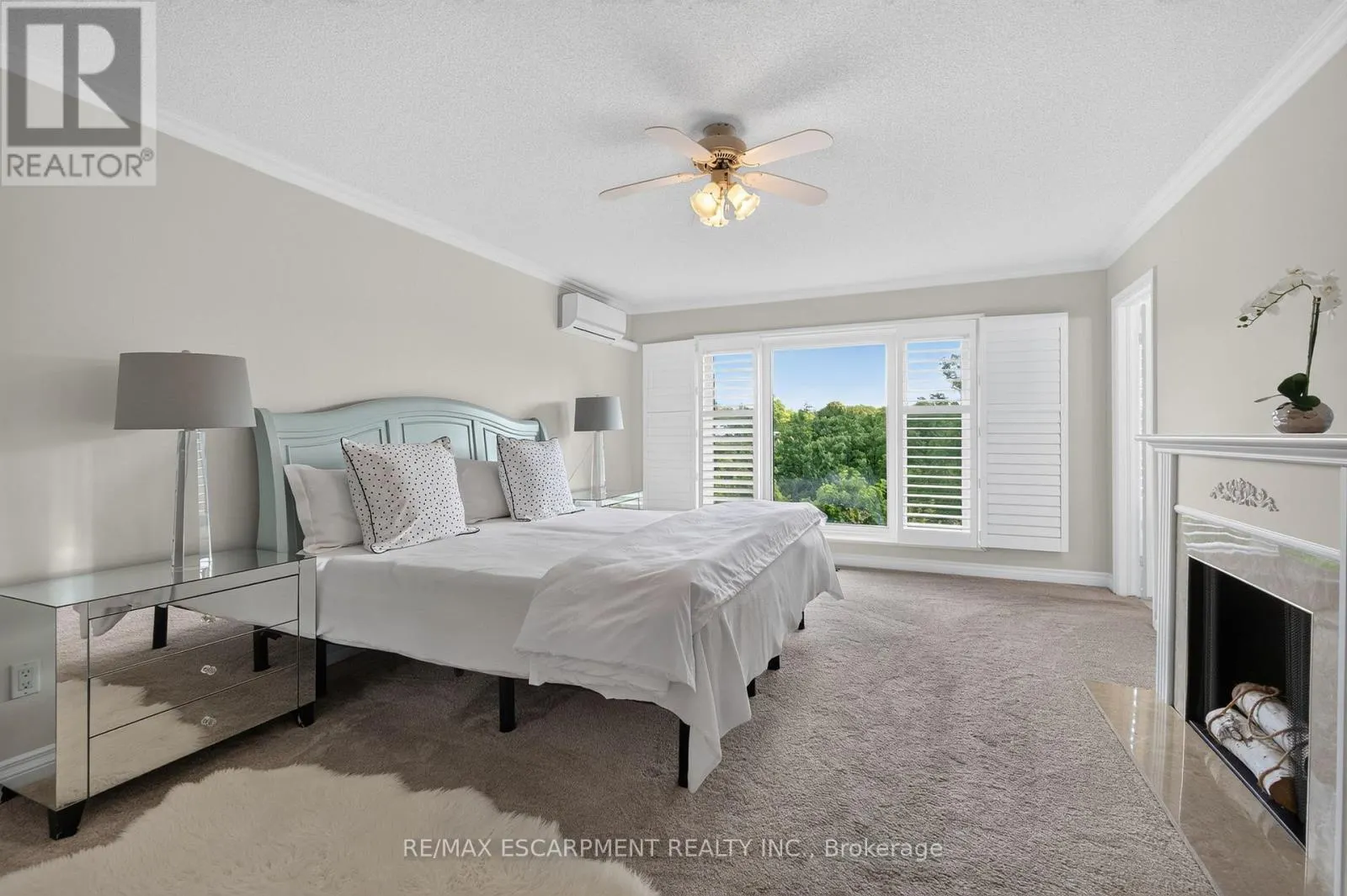 112 FAIRWOOD PLACE W