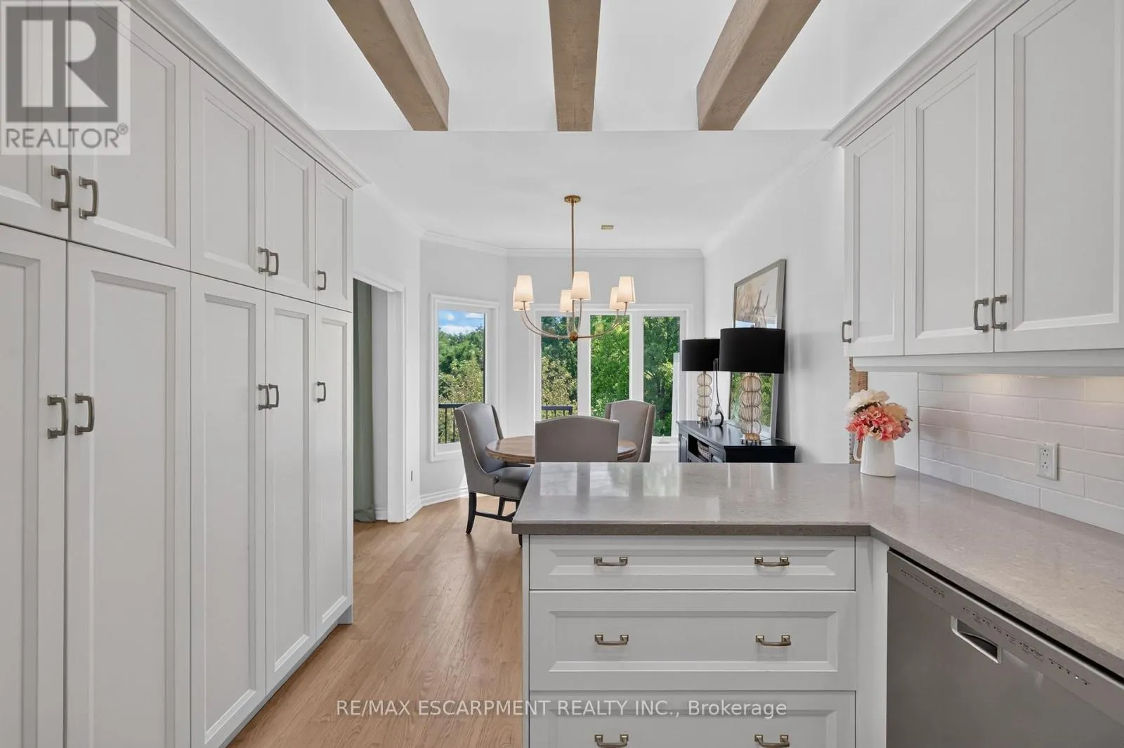 112 FAIRWOOD PLACE W