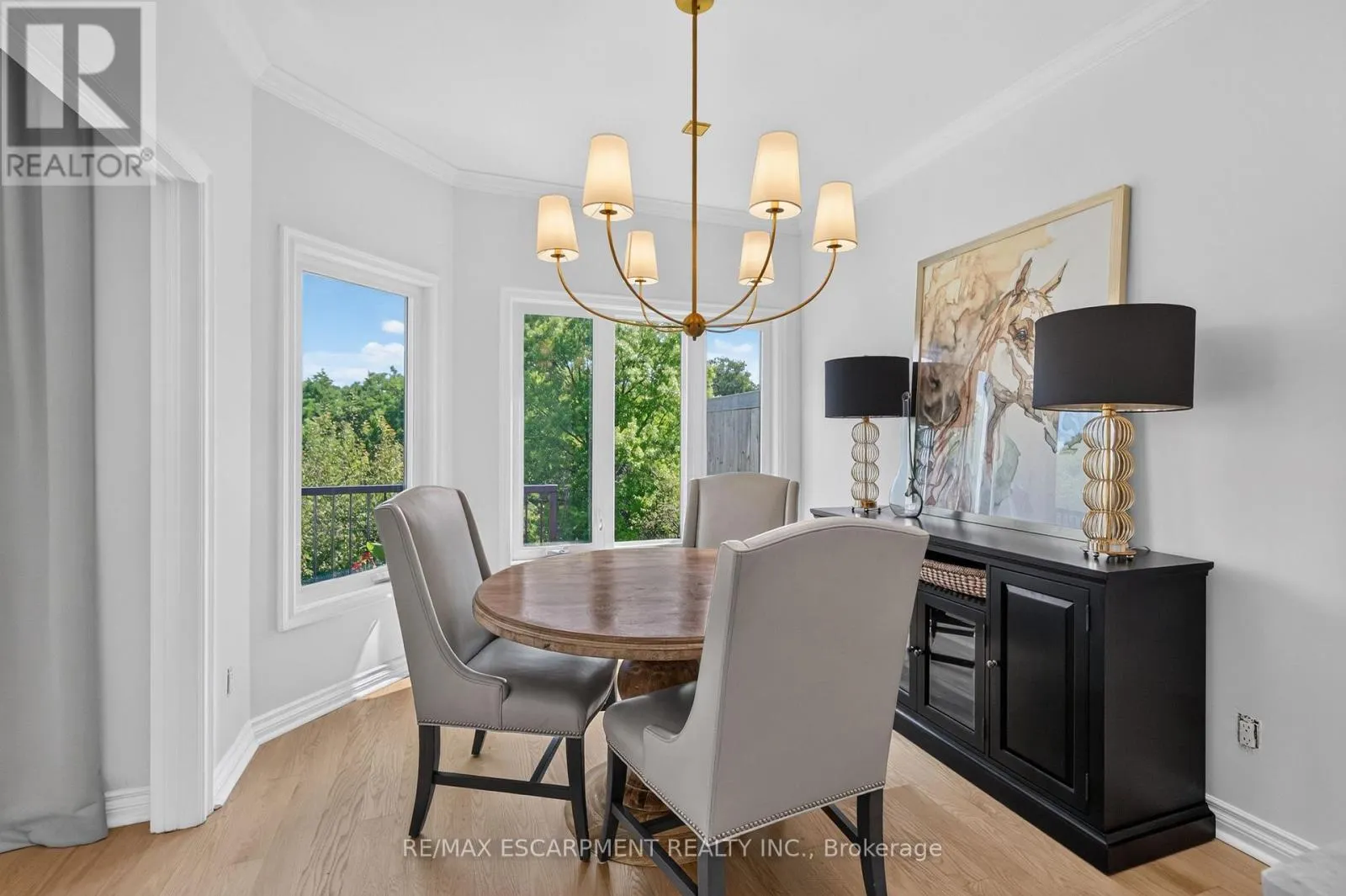 112 FAIRWOOD PLACE W