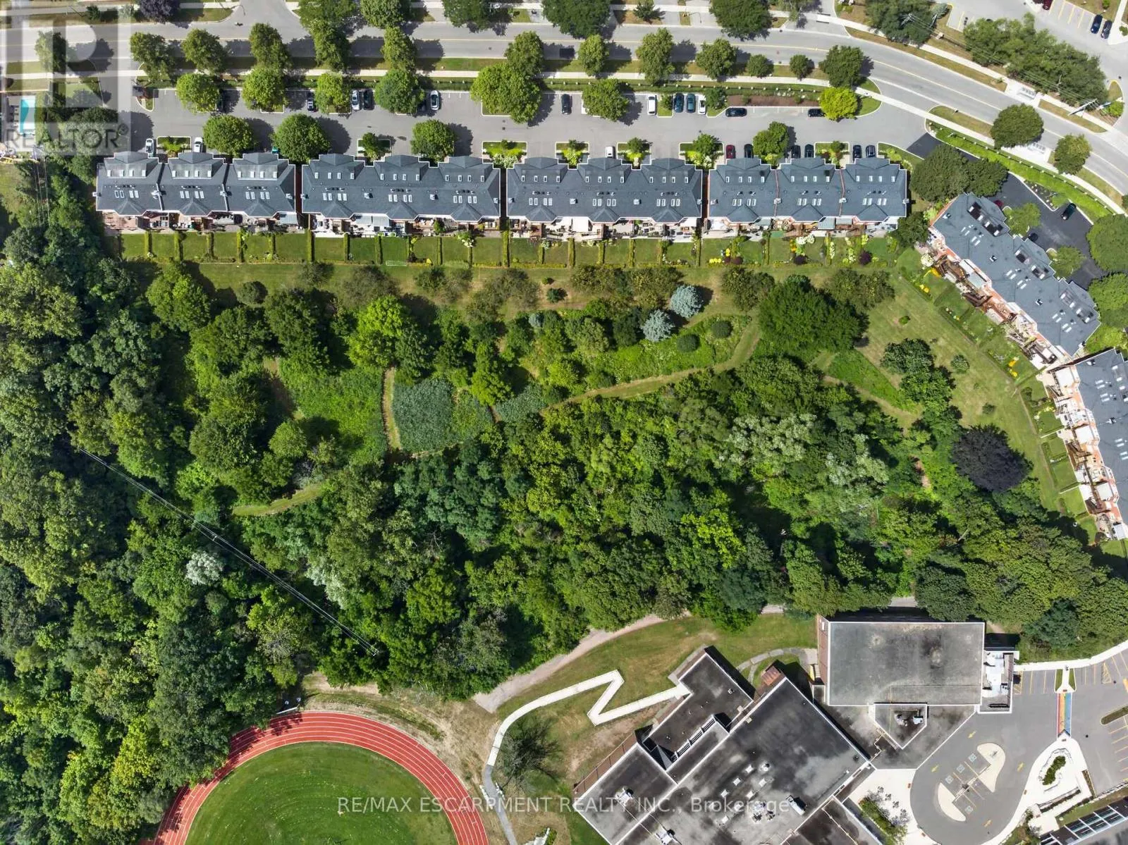 112 FAIRWOOD PLACE W