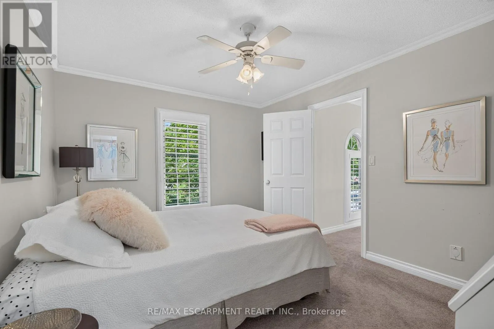 112 FAIRWOOD PLACE W