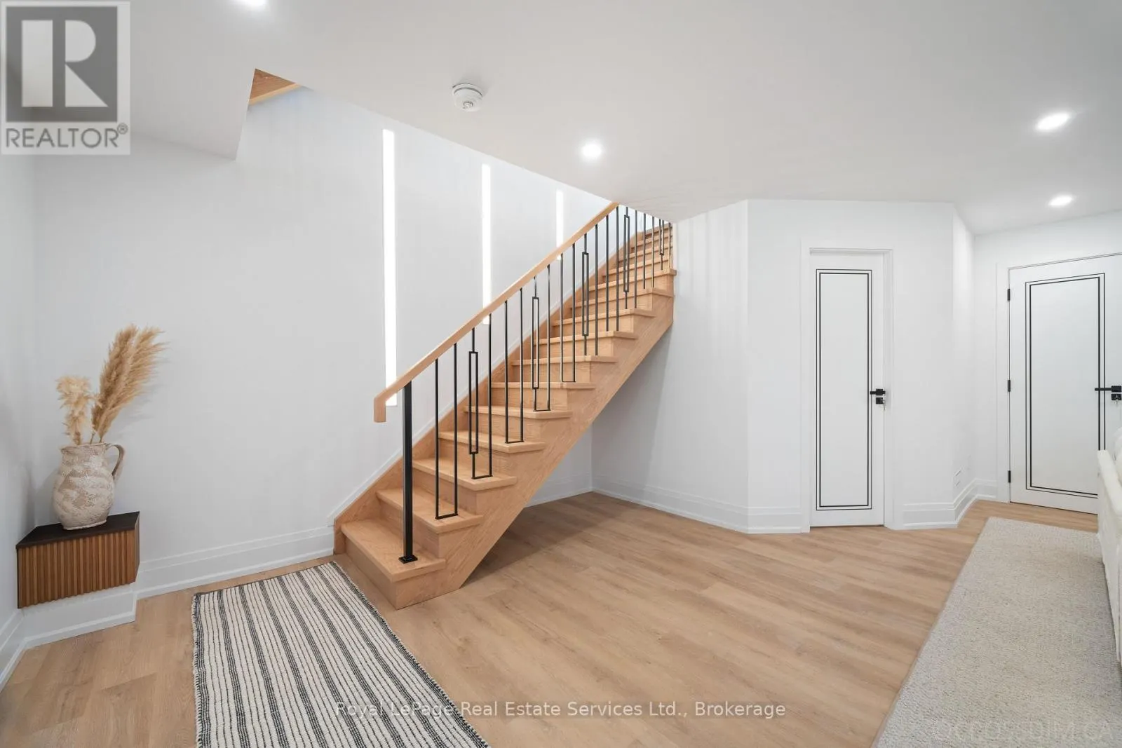 480 SCARSDALE CRESCENT
