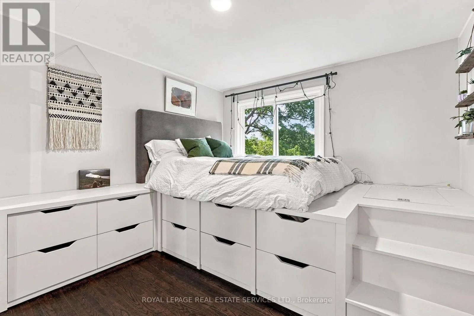 372 TRAFALGAR ROAD