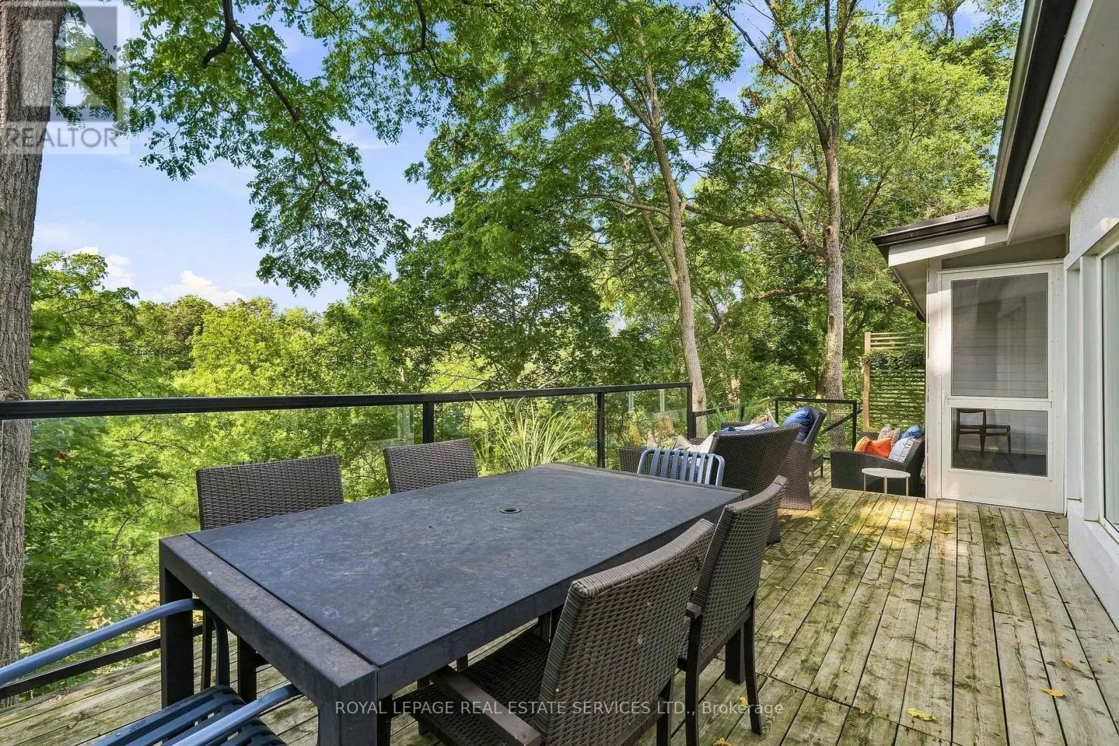372 TRAFALGAR ROAD