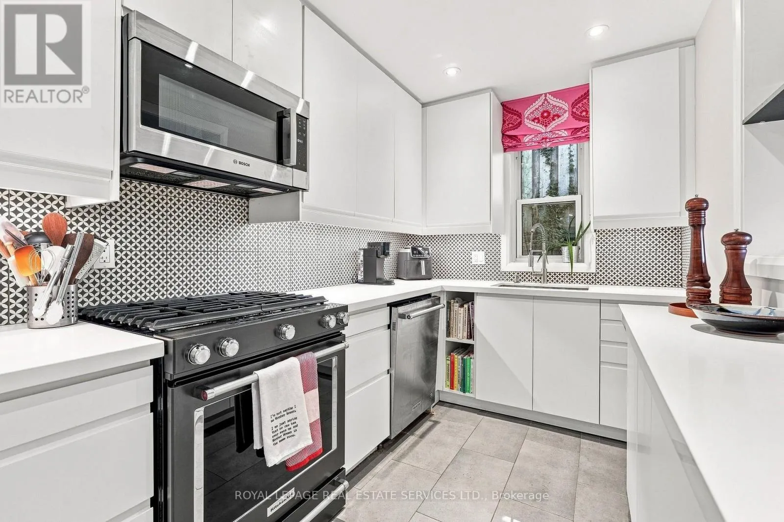 372 TRAFALGAR ROAD