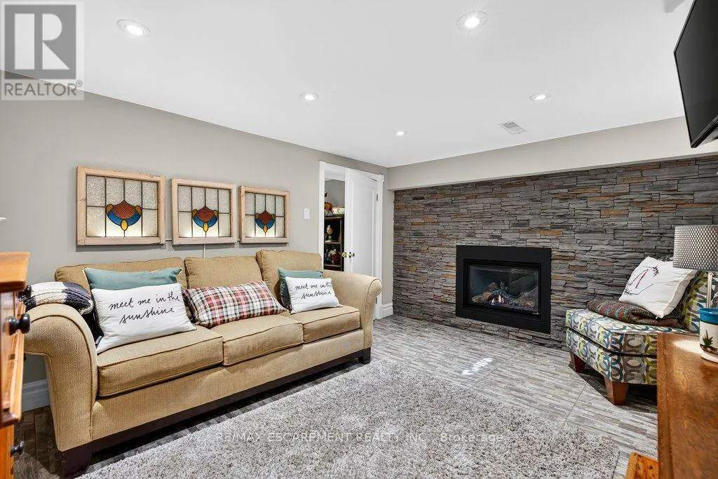 3151 LAKESHORE ROAD