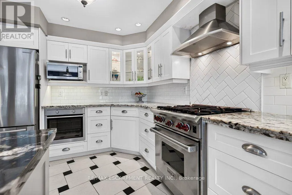 3151 LAKESHORE ROAD