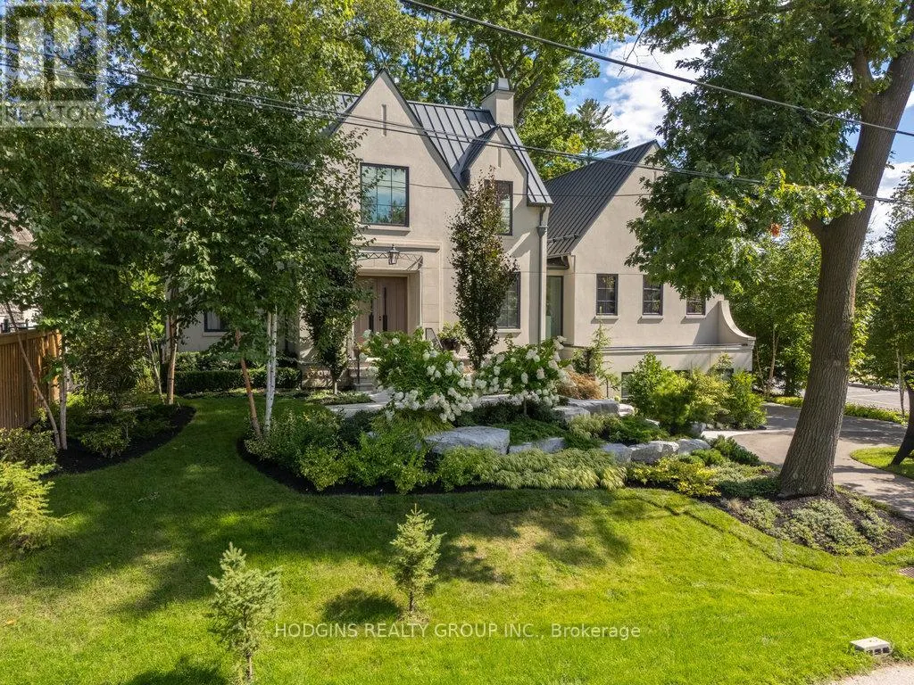 238 MINEOLA ROAD W