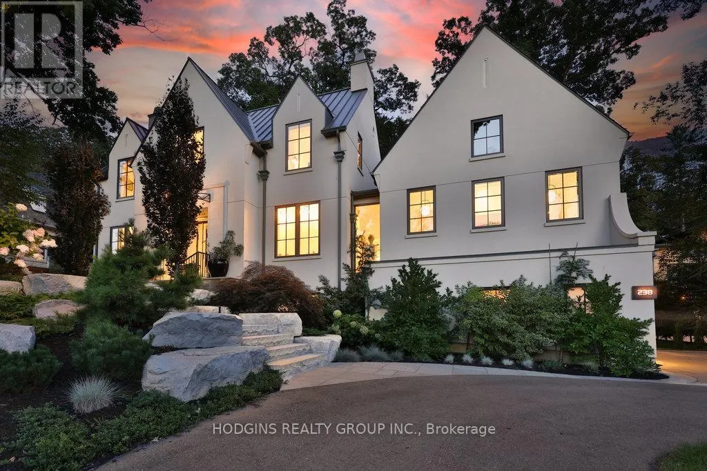 238 MINEOLA ROAD W