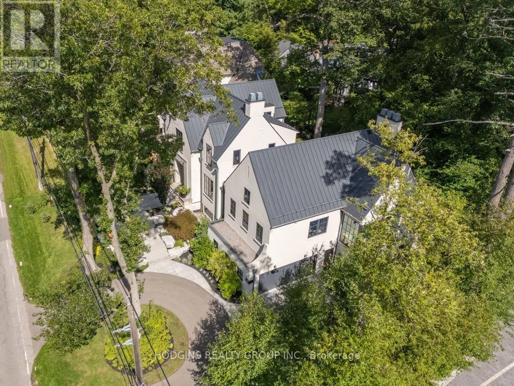238 MINEOLA ROAD W