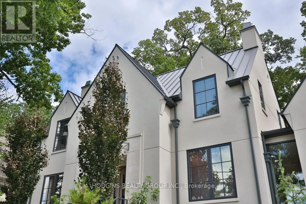238 MINEOLA ROAD W