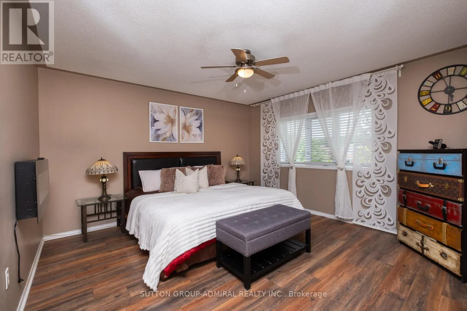 43 CRESTRIDGE DRIVE