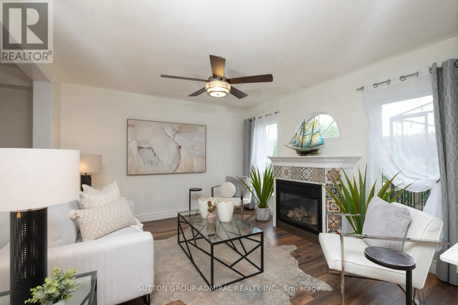 43 CRESTRIDGE DRIVE