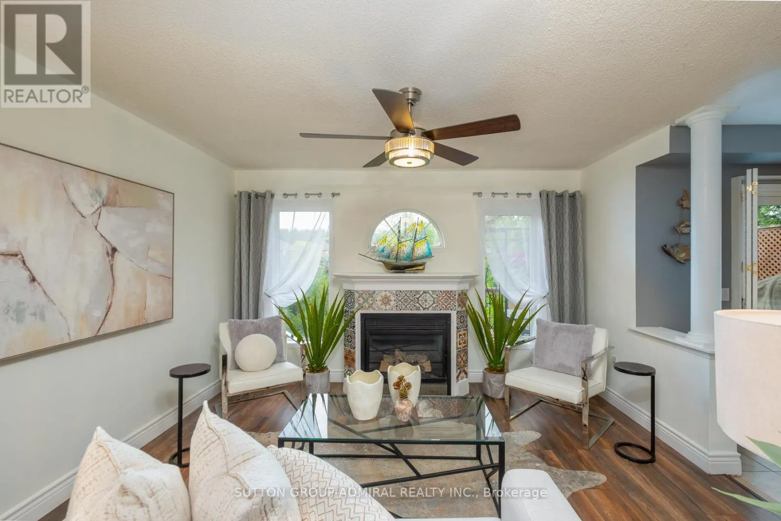 43 CRESTRIDGE DRIVE