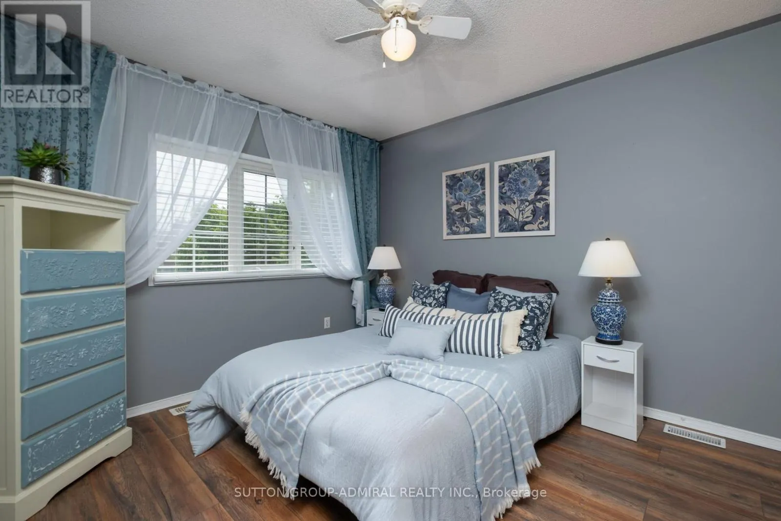 43 CRESTRIDGE DRIVE