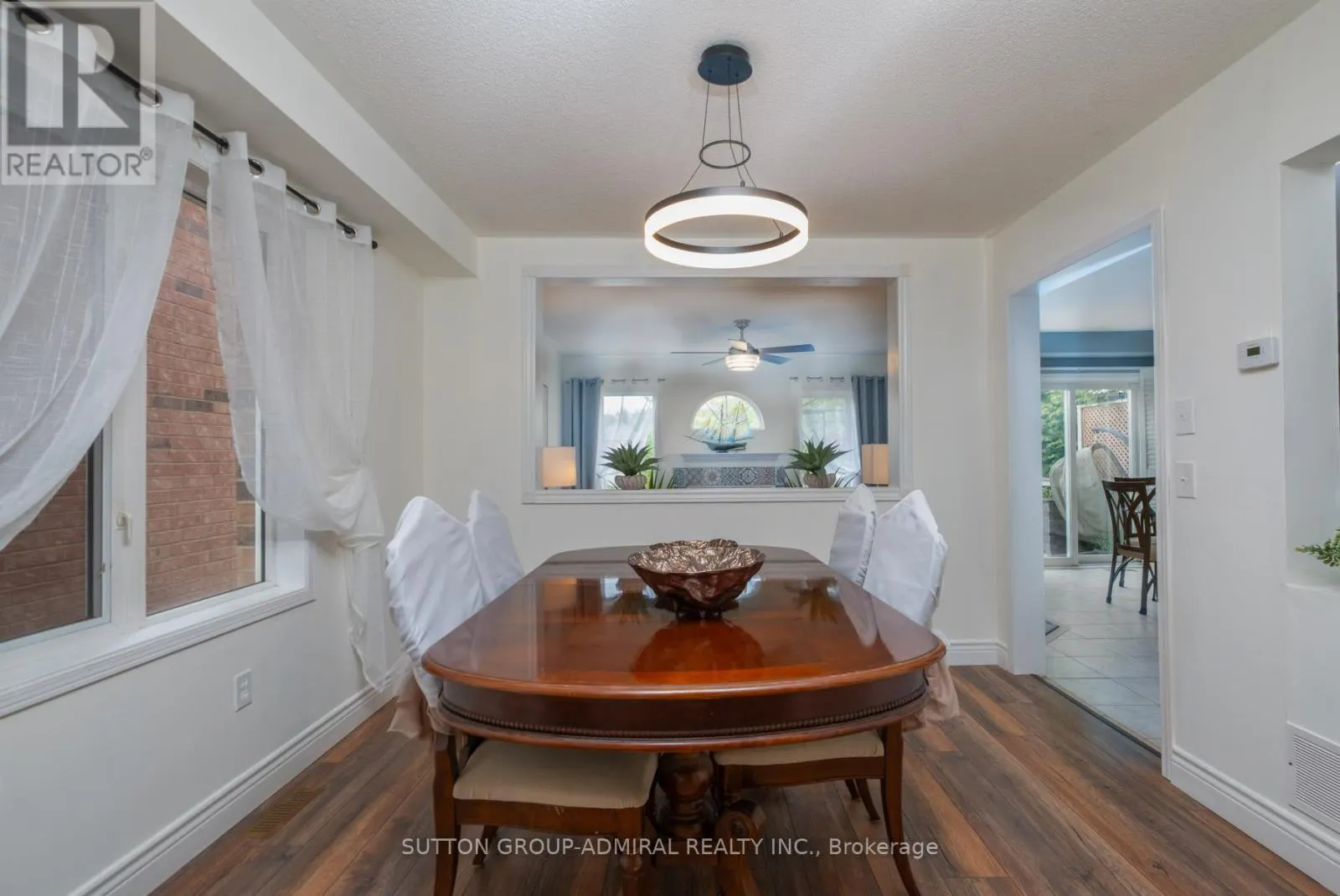 43 CRESTRIDGE DRIVE