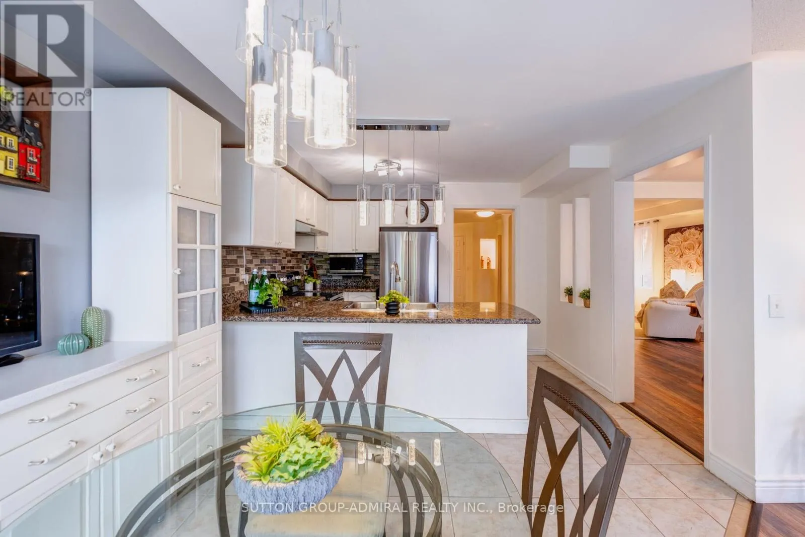 43 CRESTRIDGE DRIVE