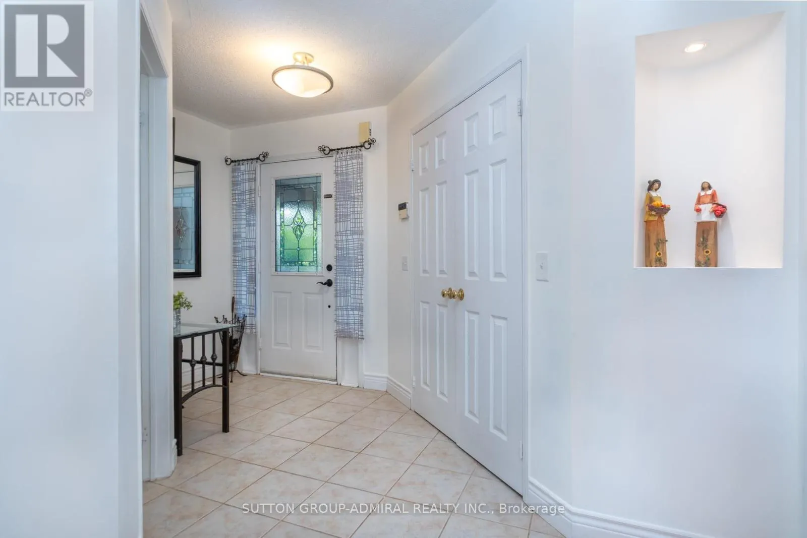 43 CRESTRIDGE DRIVE