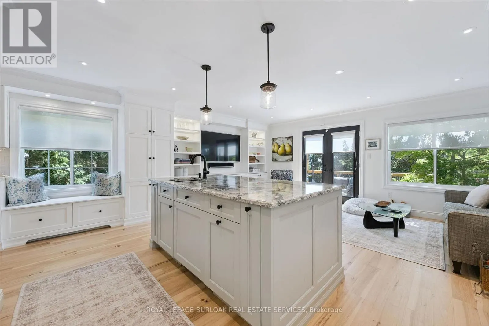 5 - 263 PLAINS ROAD W