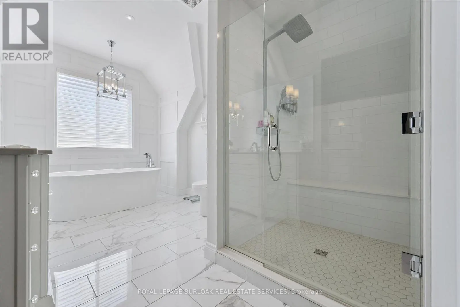 5 - 263 PLAINS ROAD W