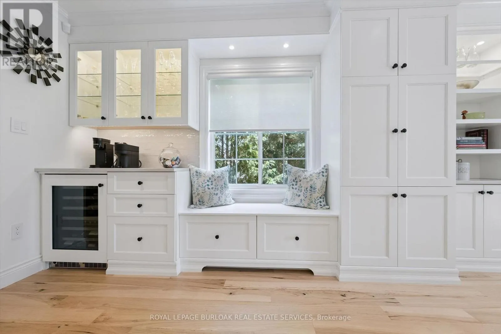 5 - 263 PLAINS ROAD W