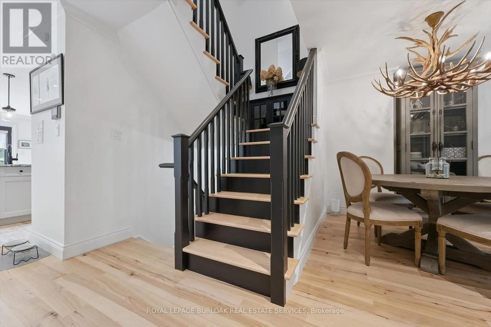 5 - 263 PLAINS ROAD W
