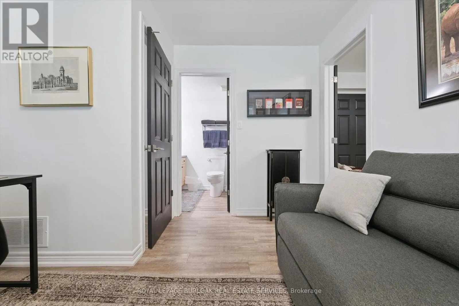 5 - 263 PLAINS ROAD W