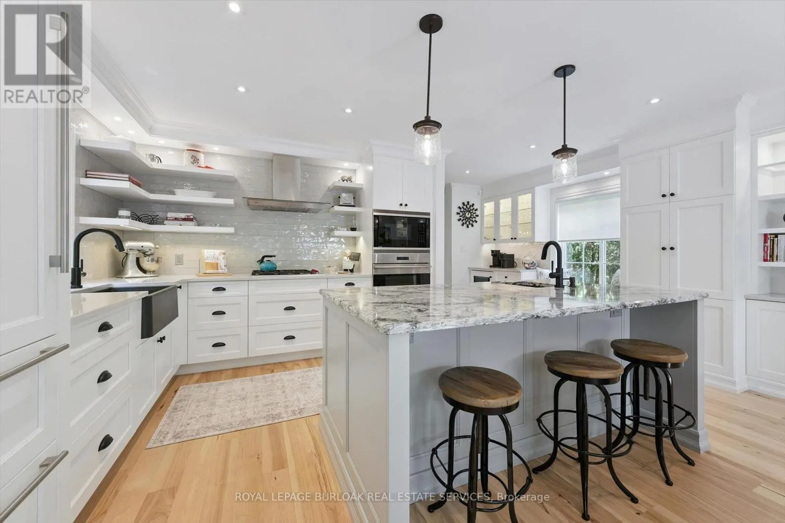 5 - 263 PLAINS ROAD W