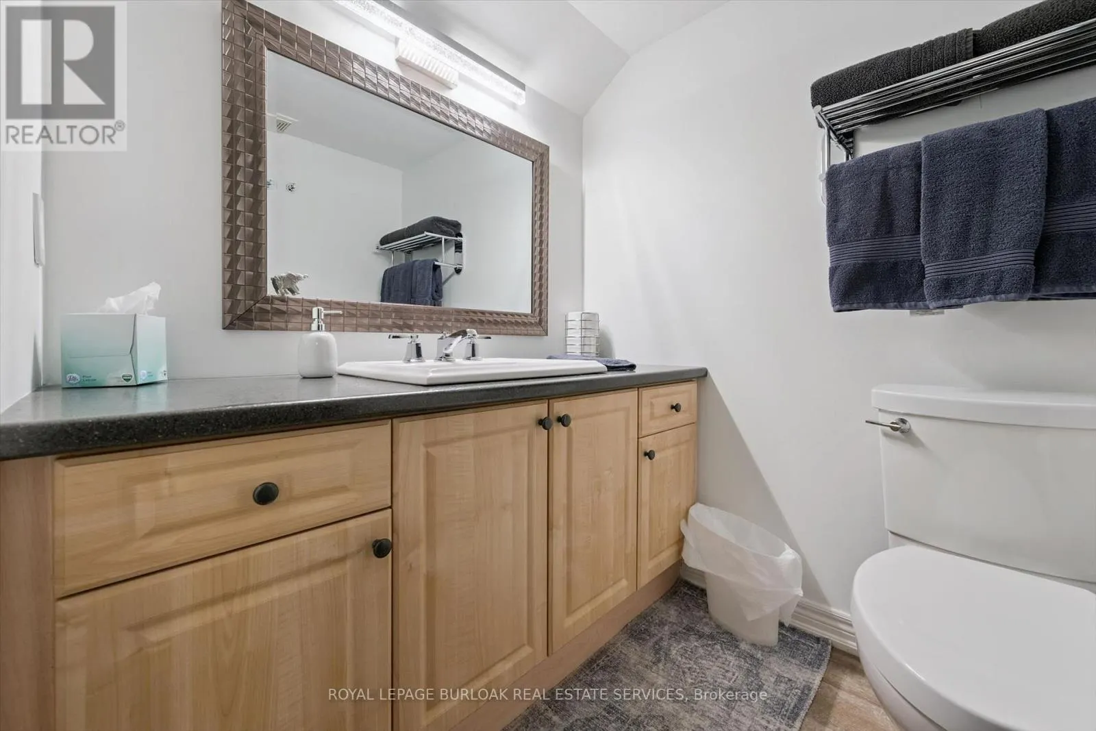 5 - 263 PLAINS ROAD W