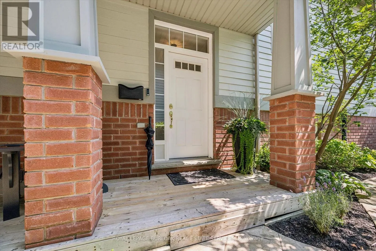 5 - 263 PLAINS ROAD W