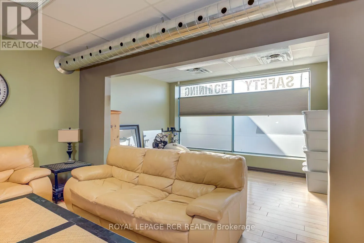 10 - 2 MARCONI COURT