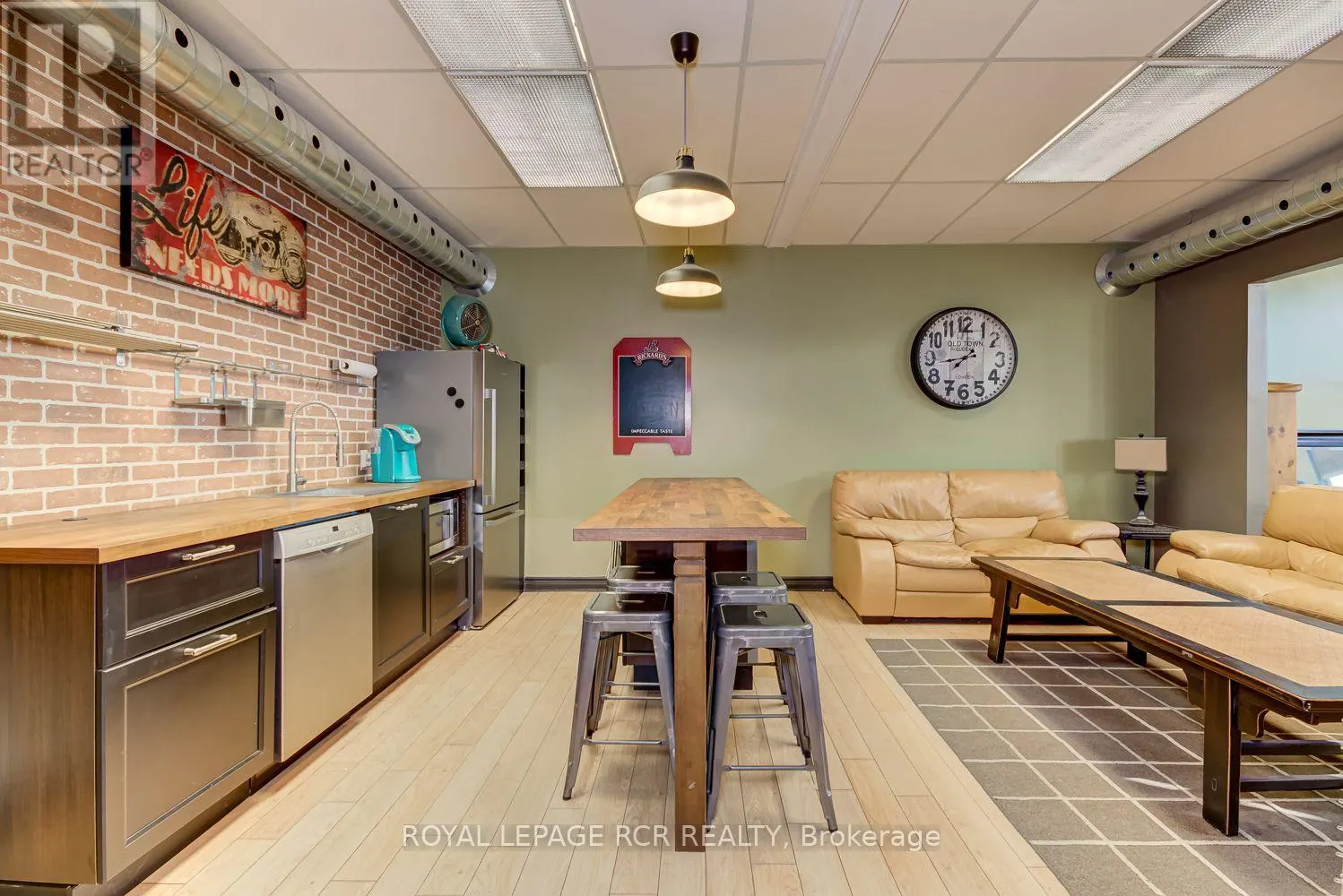 10 - 2 MARCONI COURT