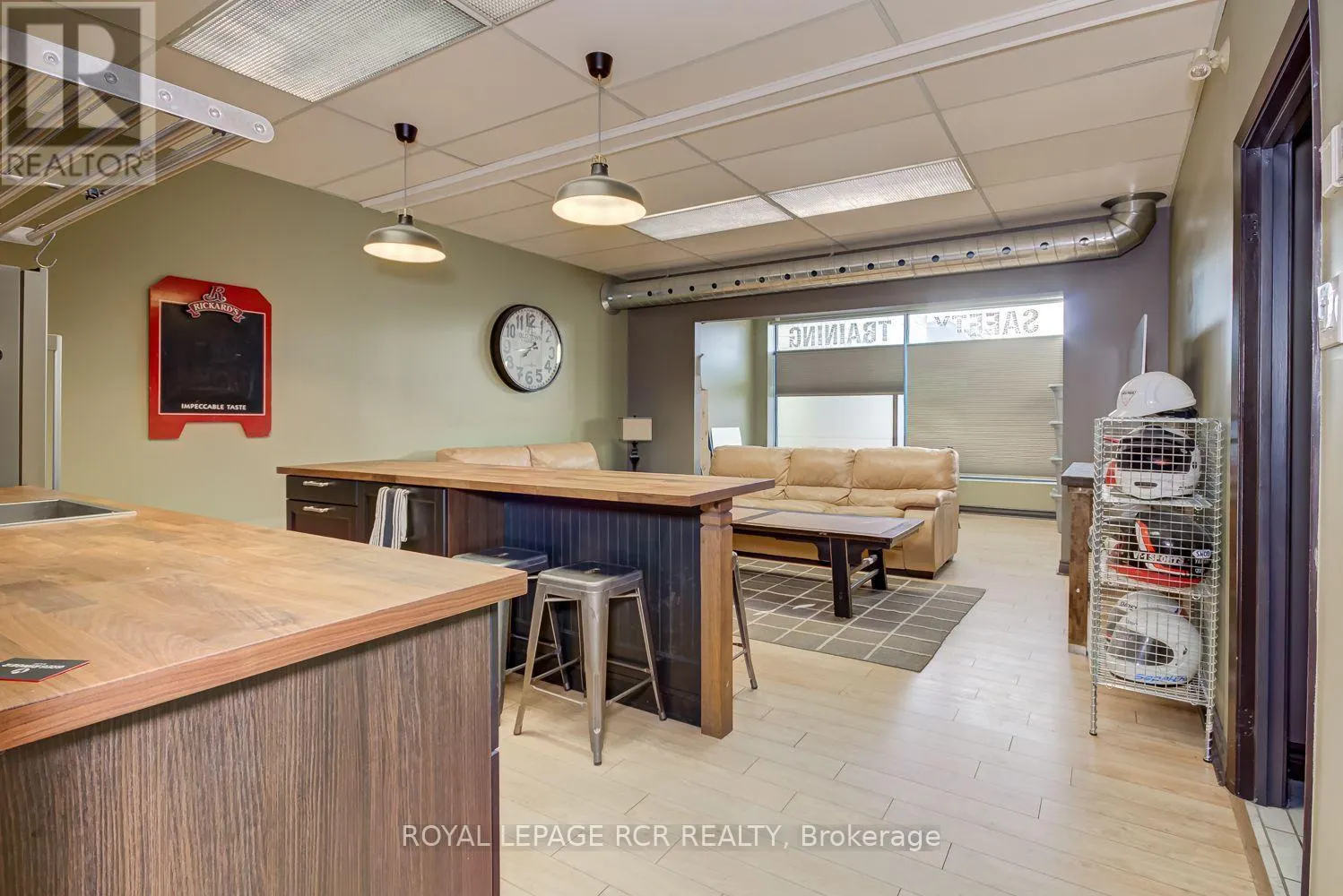 10 - 2 MARCONI COURT