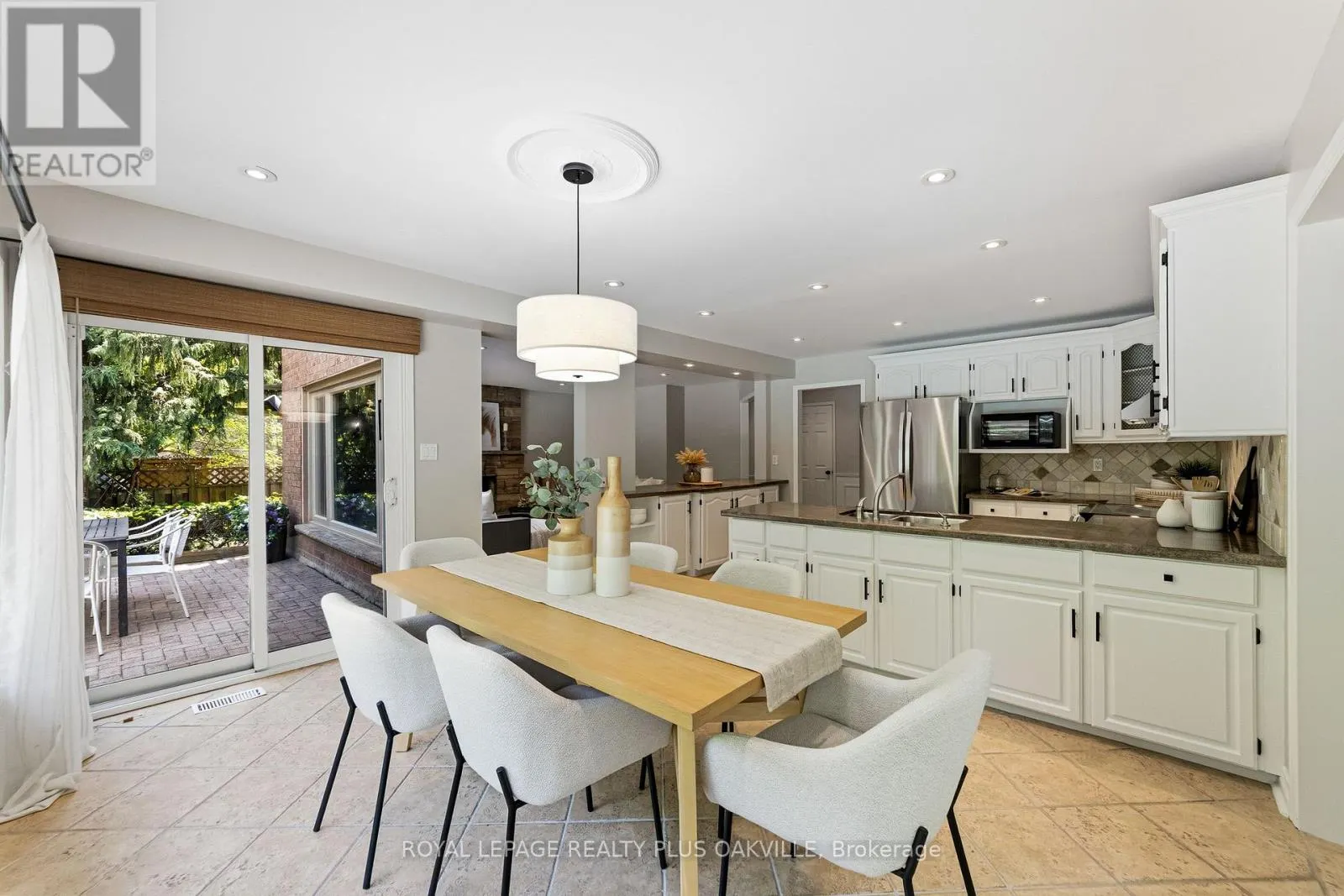 1113 VALLEYWOOD COURT